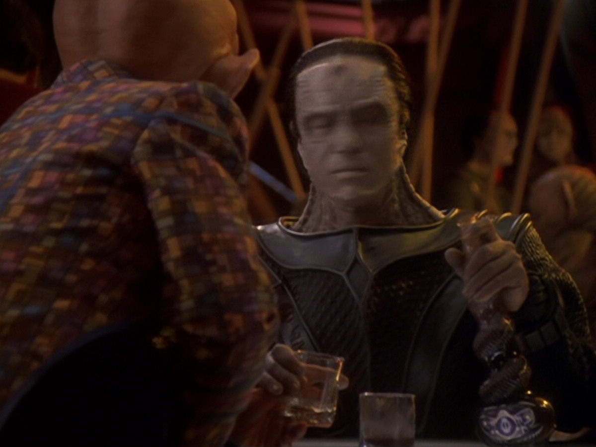 extant_StarTrek_DS9_6x05-FavorTheBold_02029.jpg