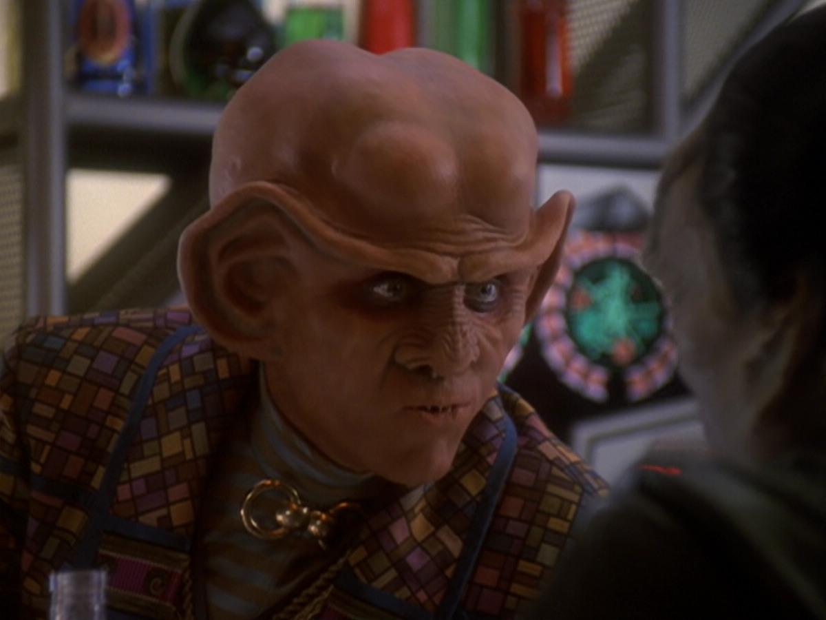 extant_StarTrek_DS9_6x05-FavorTheBold_02050.jpg