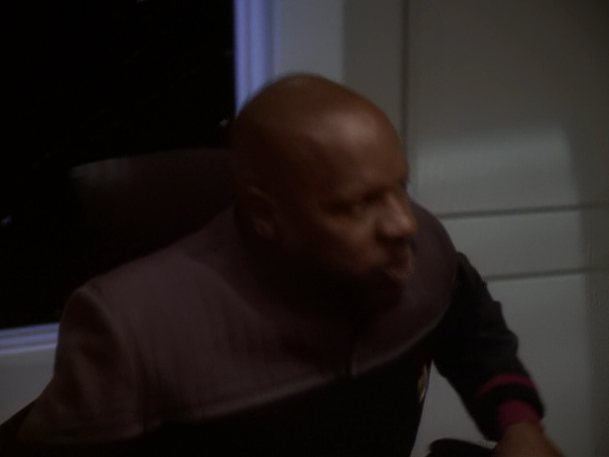 extant_StarTrek_DS9_6x05-FavorTheBold_02090.jpg