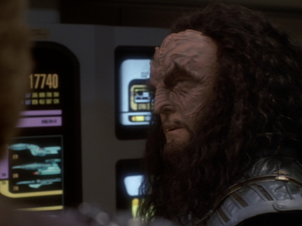 extant_StarTrek_DS9_6x05-FavorTheBold_02121.jpg