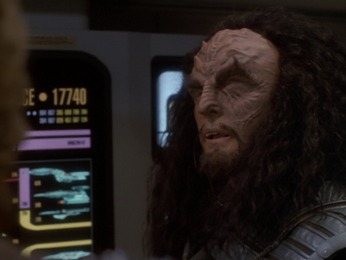 extant_StarTrek_DS9_6x05-FavorTheBold_02141.jpg
