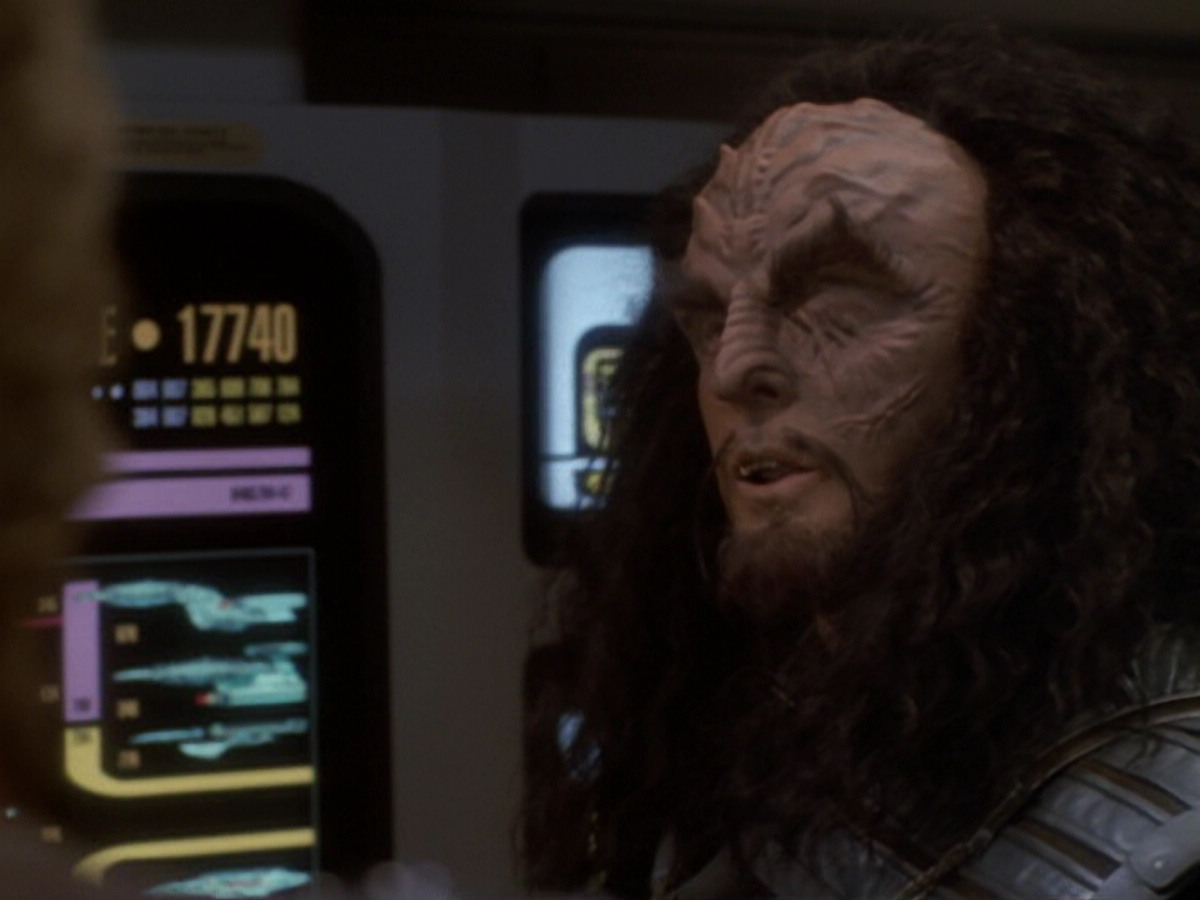 extant_StarTrek_DS9_6x05-FavorTheBold_02142.jpg