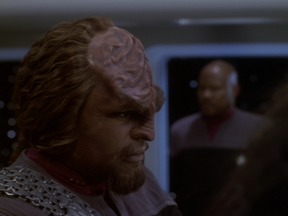 extant_StarTrek_DS9_6x05-FavorTheBold_02143.jpg
