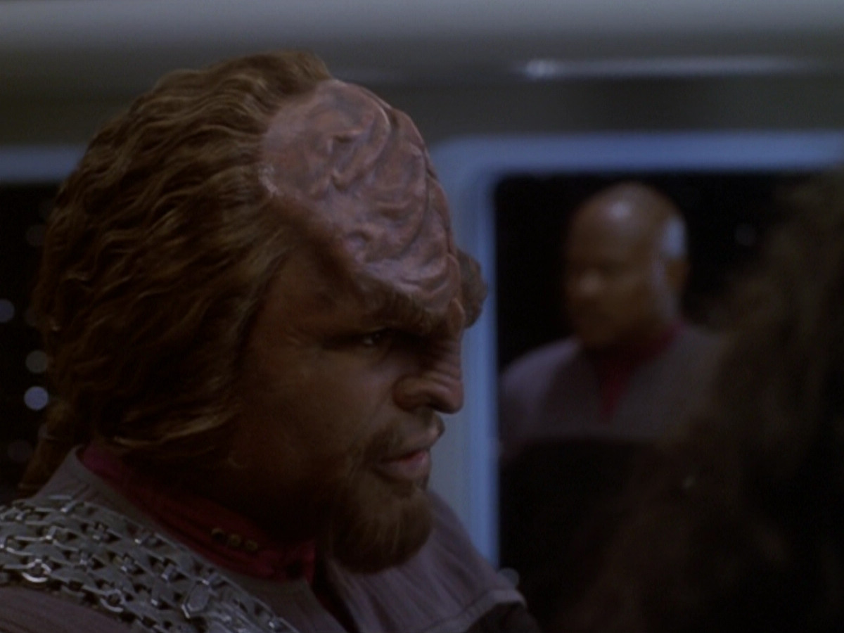 extant_StarTrek_DS9_6x05-FavorTheBold_02149.jpg