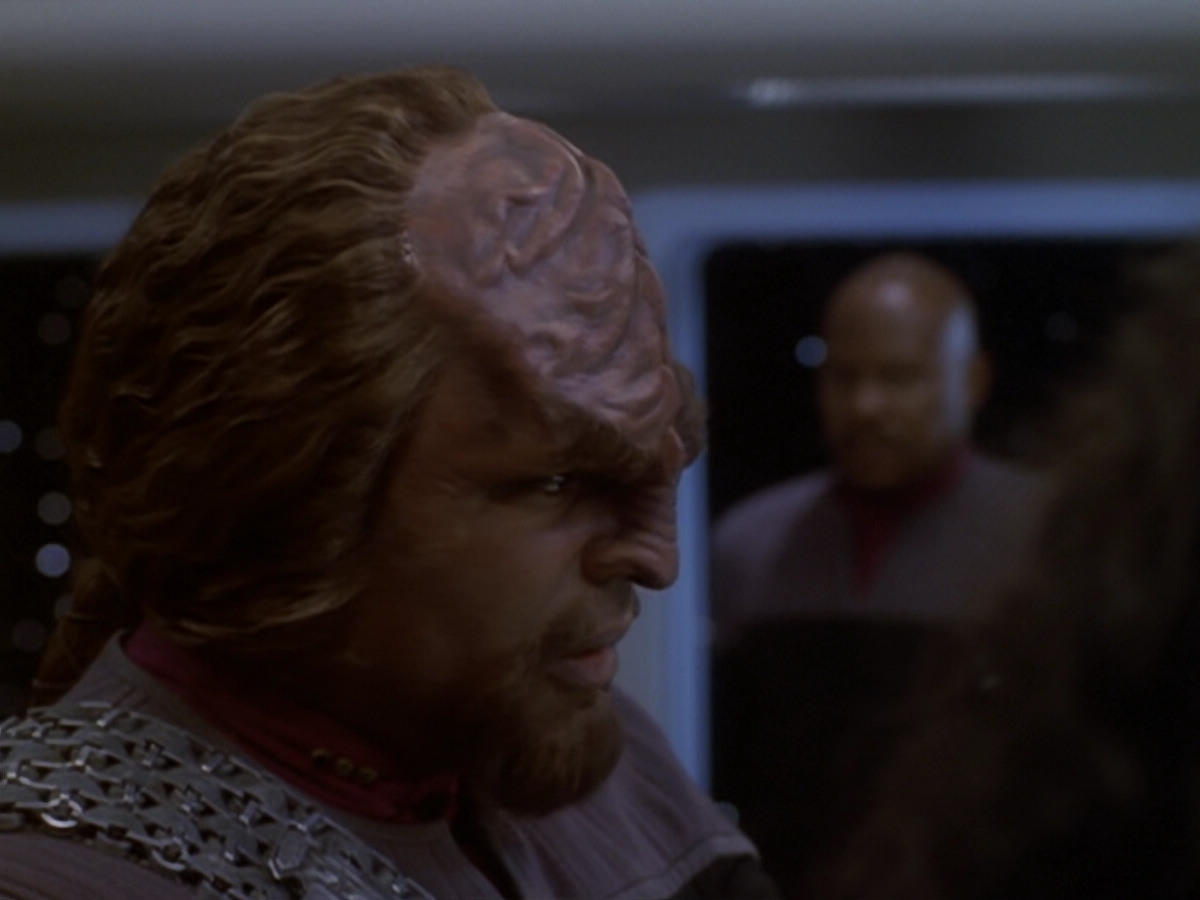 extant_StarTrek_DS9_6x05-FavorTheBold_02150.jpg