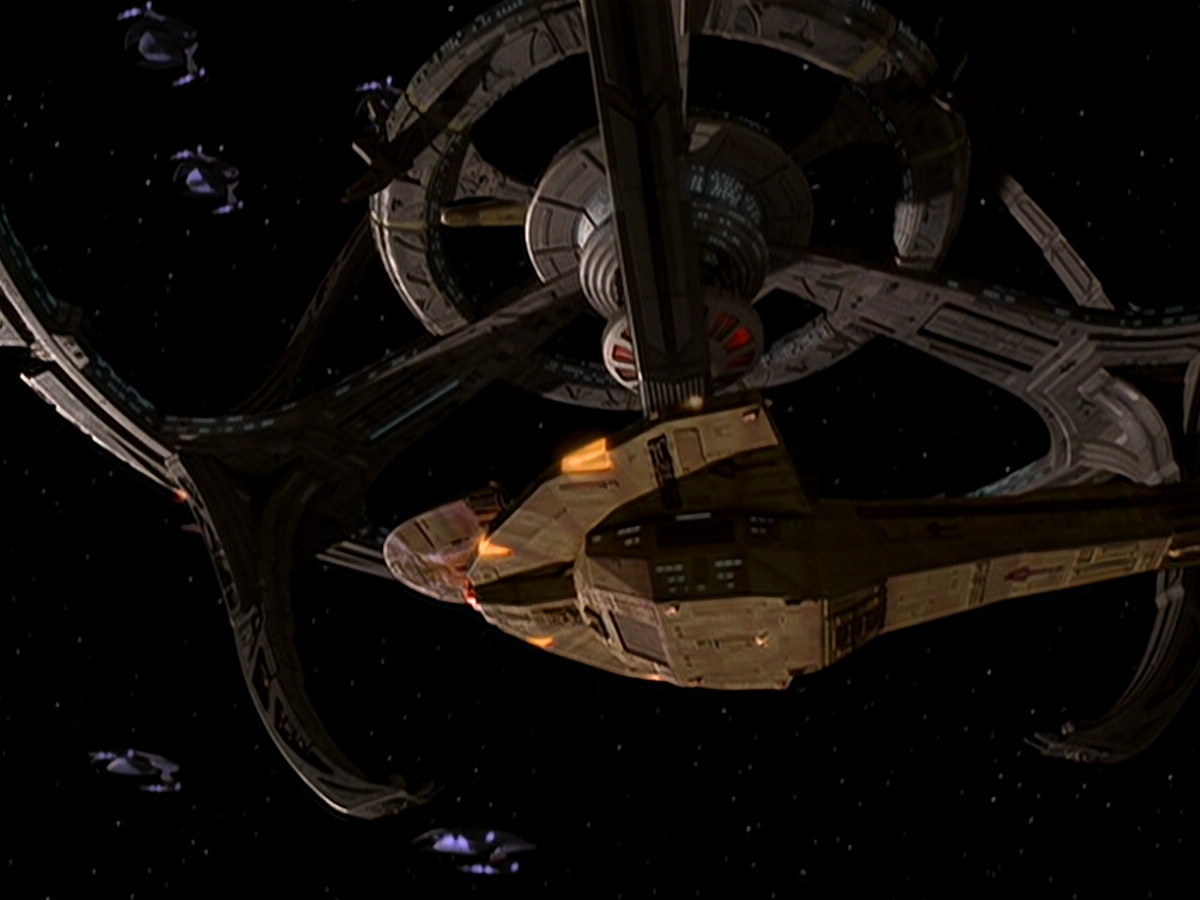extant_StarTrek_DS9_6x05-FavorTheBold_02189.jpg