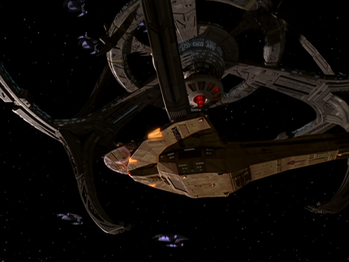 extant_StarTrek_DS9_6x05-FavorTheBold_02191.jpg