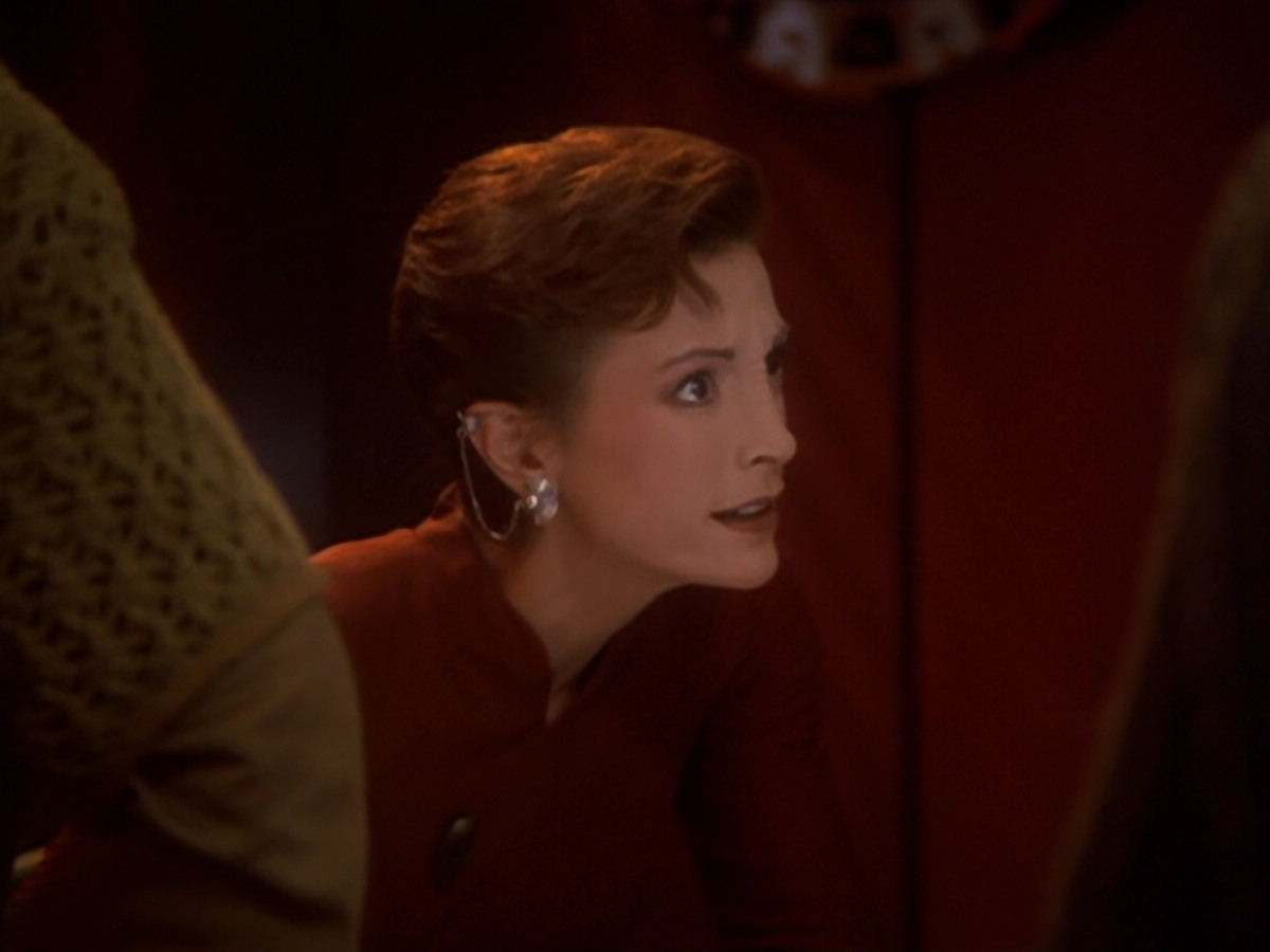 extant_StarTrek_DS9_6x05-FavorTheBold_02208.jpg
