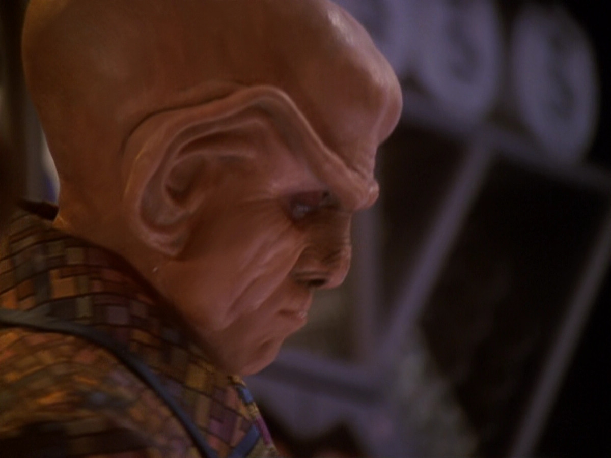 extant_StarTrek_DS9_6x05-FavorTheBold_02216.jpg