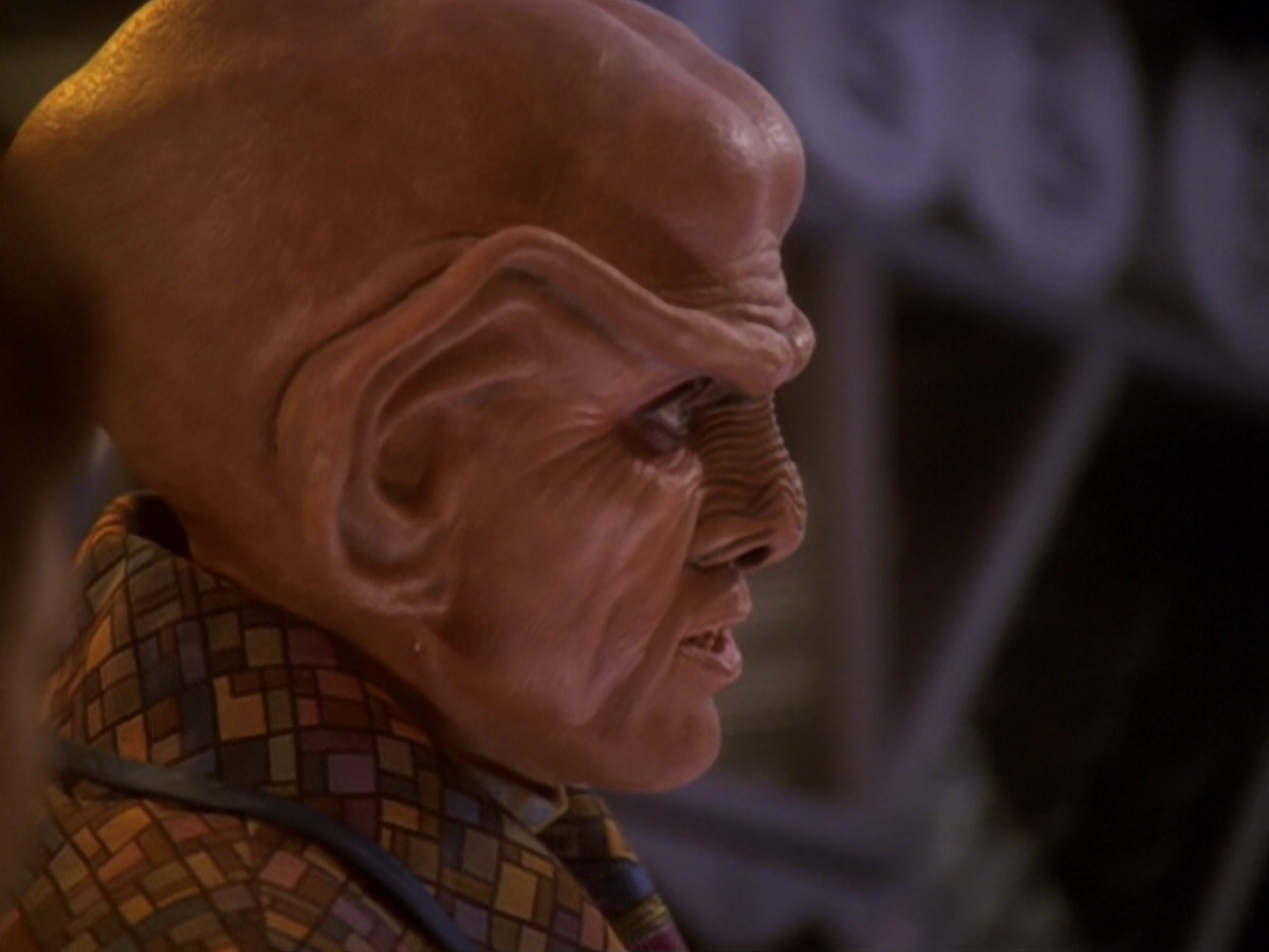 extant_StarTrek_DS9_6x05-FavorTheBold_02226.jpg