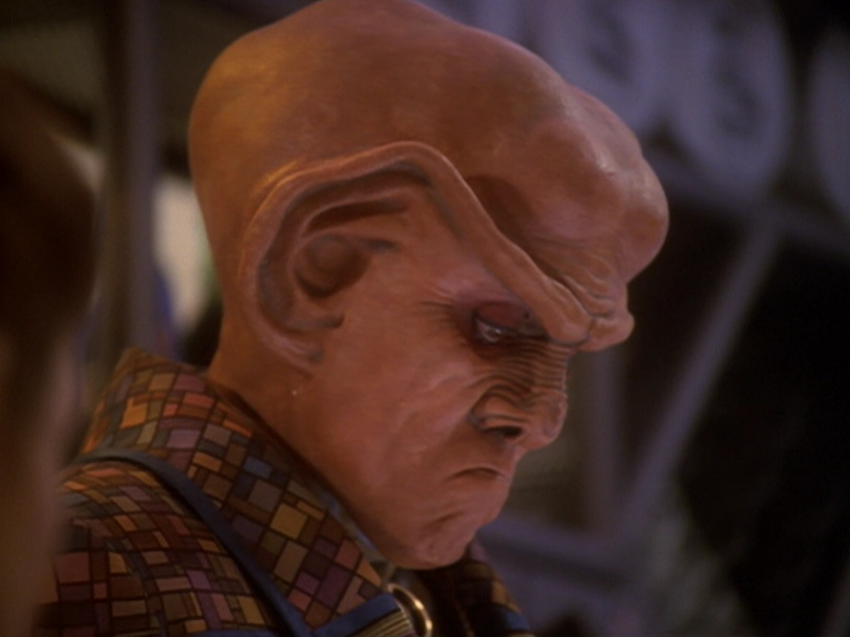 extant_StarTrek_DS9_6x05-FavorTheBold_02228.jpg