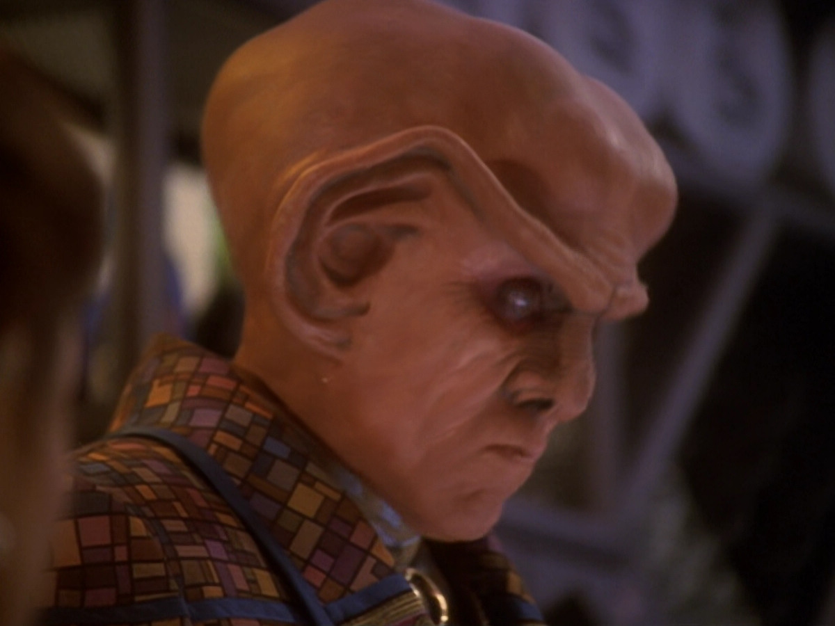 extant_StarTrek_DS9_6x05-FavorTheBold_02230.jpg