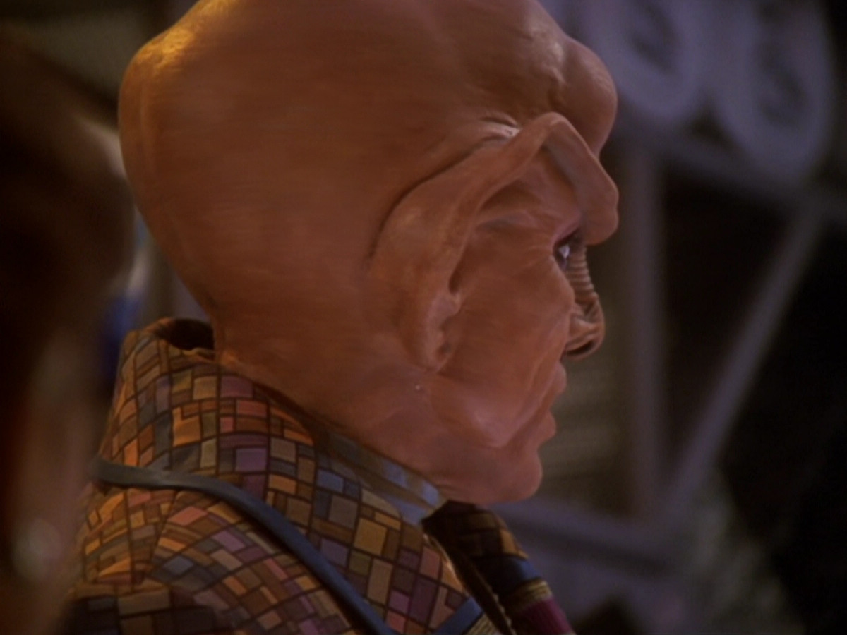 extant_StarTrek_DS9_6x05-FavorTheBold_02233.jpg