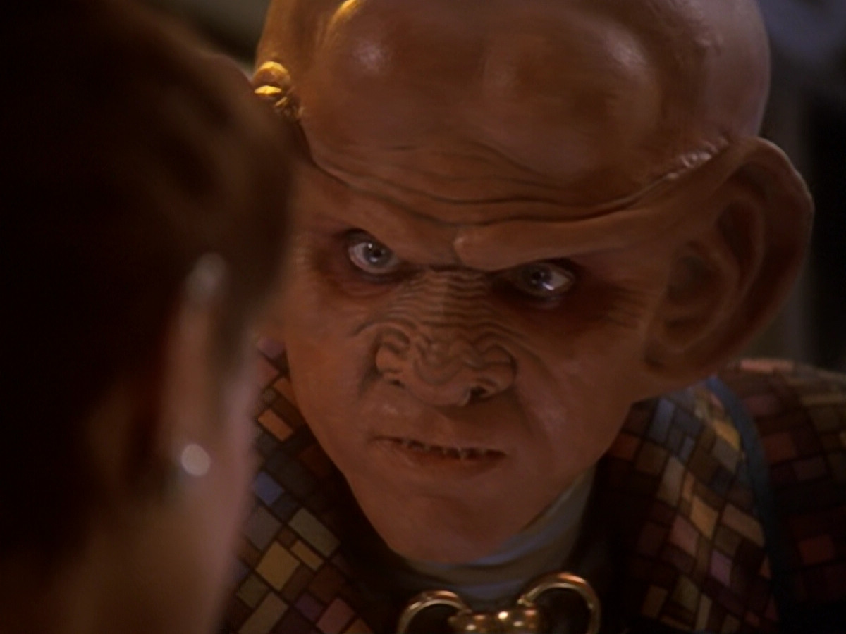 extant_StarTrek_DS9_6x05-FavorTheBold_02250.jpg