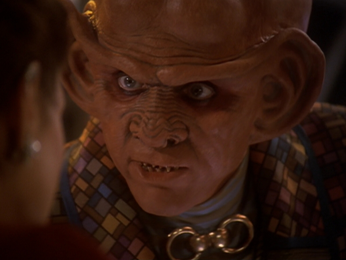 extant_StarTrek_DS9_6x05-FavorTheBold_02263.jpg