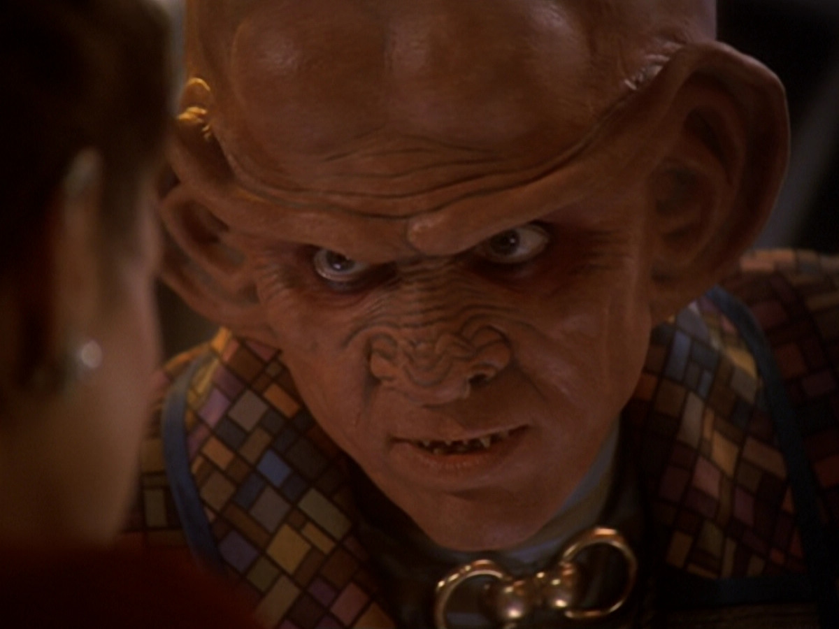 extant_StarTrek_DS9_6x05-FavorTheBold_02265.jpg