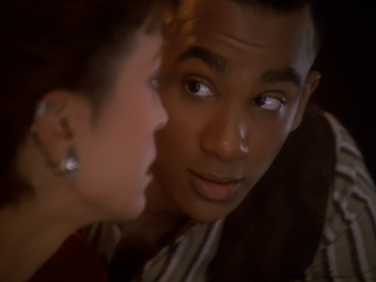 extant_StarTrek_DS9_6x05-FavorTheBold_02268.jpg