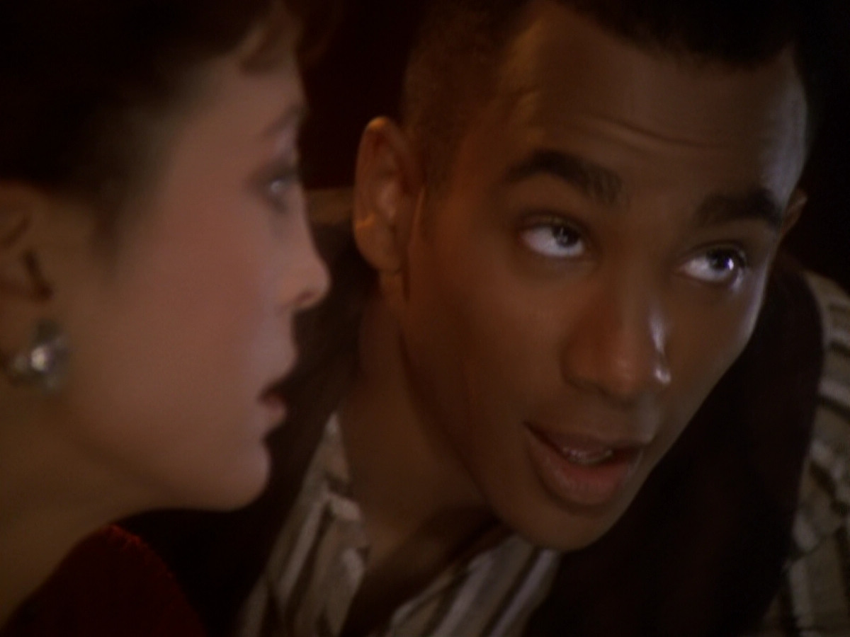 extant_StarTrek_DS9_6x05-FavorTheBold_02269.jpg