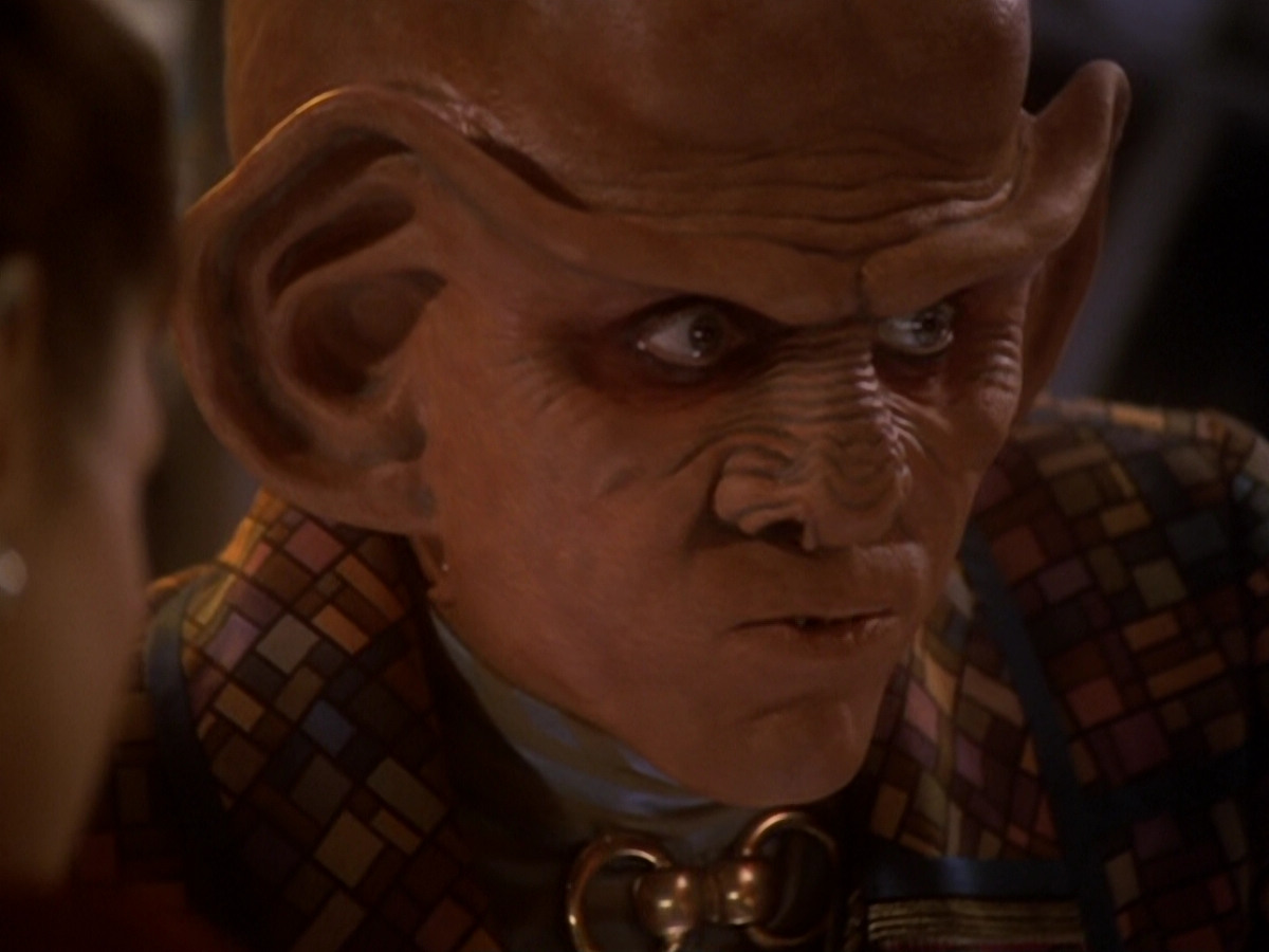 extant_StarTrek_DS9_6x05-FavorTheBold_02277.jpg
