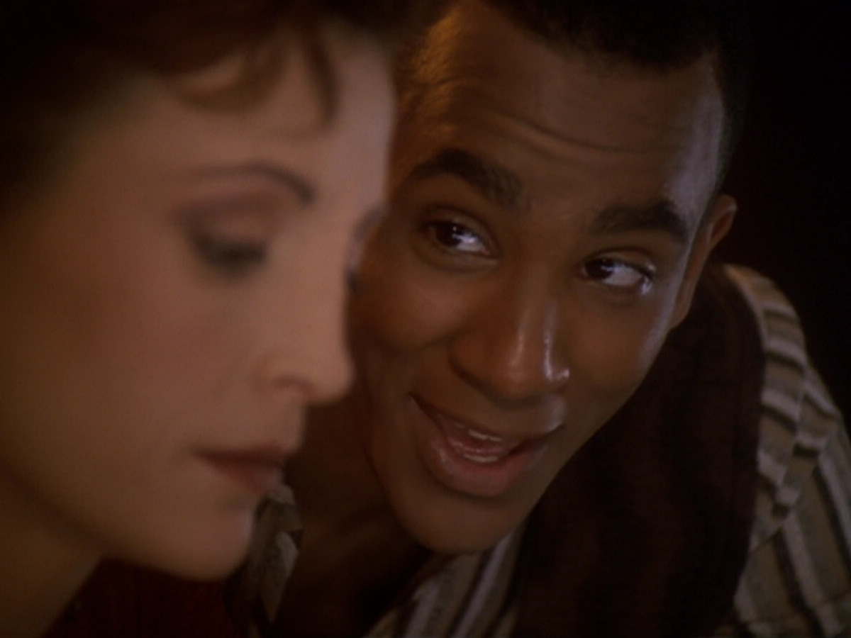 extant_StarTrek_DS9_6x05-FavorTheBold_02280.jpg