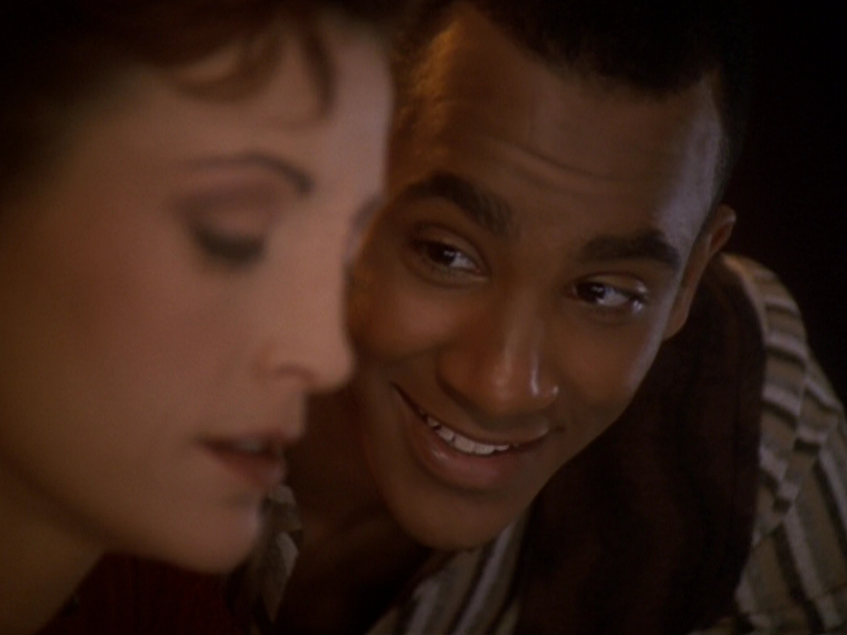 extant_StarTrek_DS9_6x05-FavorTheBold_02281.jpg