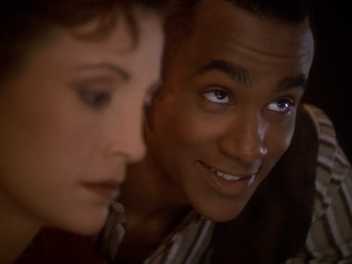 extant_StarTrek_DS9_6x05-FavorTheBold_02284.jpg