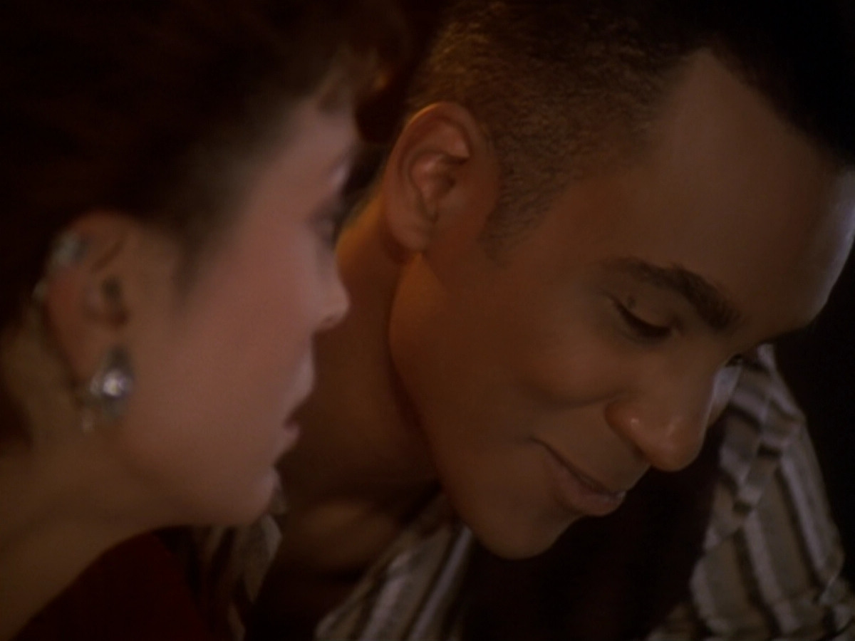extant_StarTrek_DS9_6x05-FavorTheBold_02294.jpg