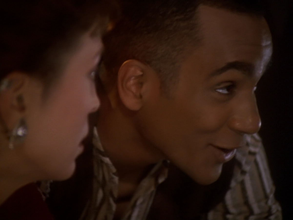 extant_StarTrek_DS9_6x05-FavorTheBold_02295.jpg