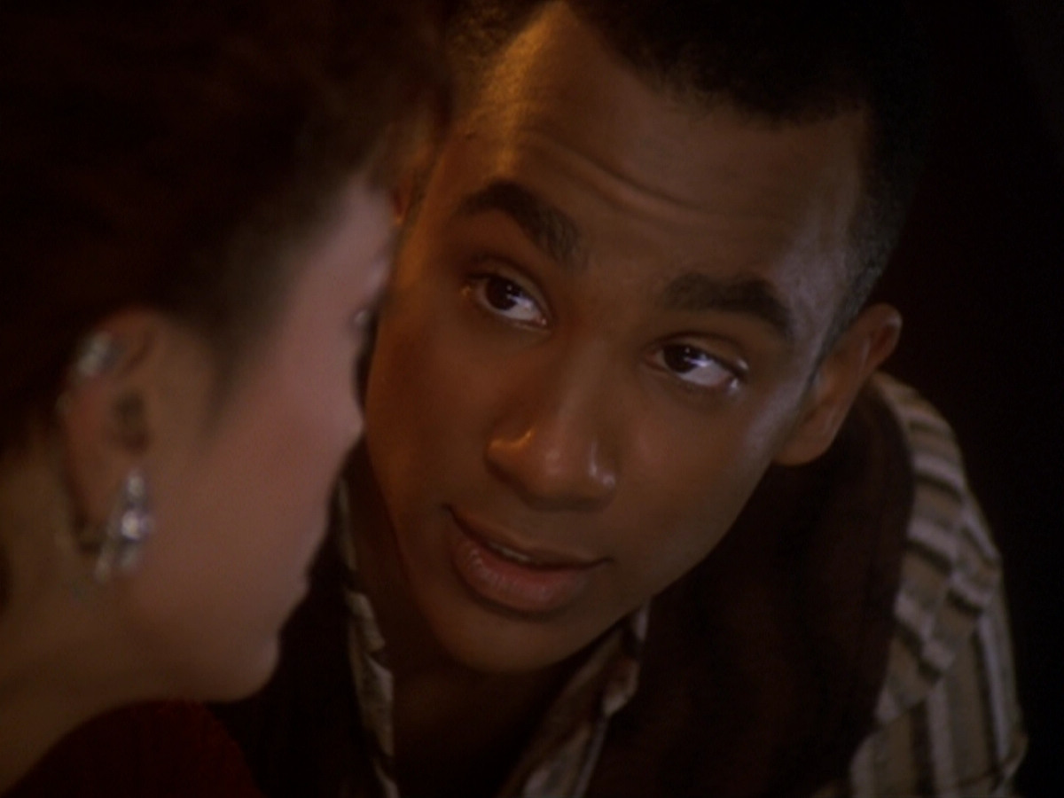 extant_StarTrek_DS9_6x05-FavorTheBold_02316.jpg