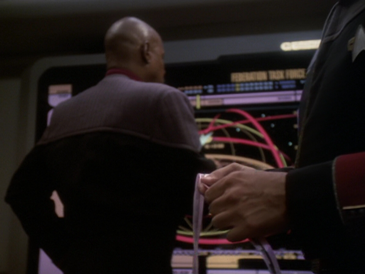 extant_StarTrek_DS9_6x05-FavorTheBold_02351.jpg