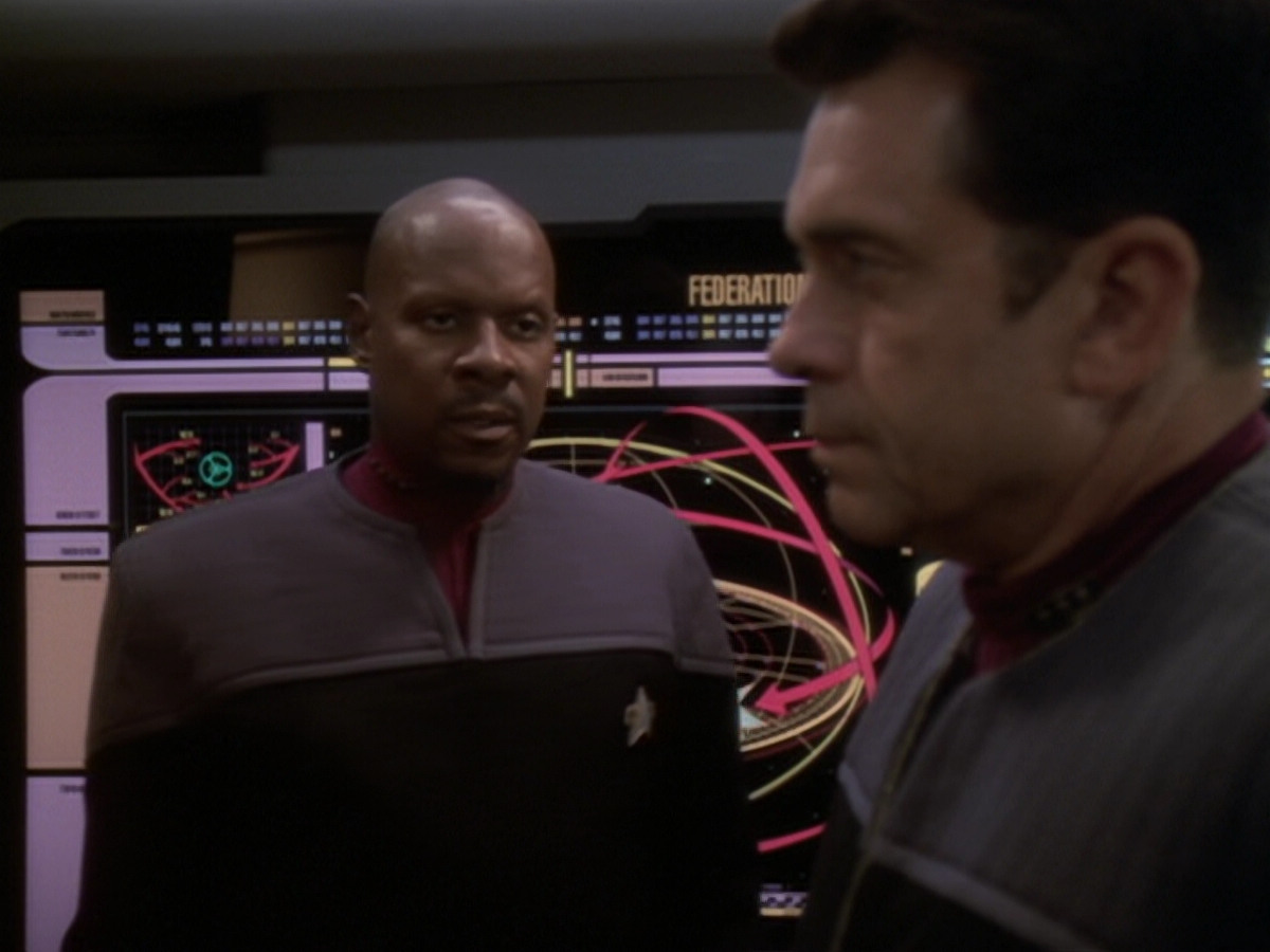 extant_StarTrek_DS9_6x05-FavorTheBold_02390.jpg