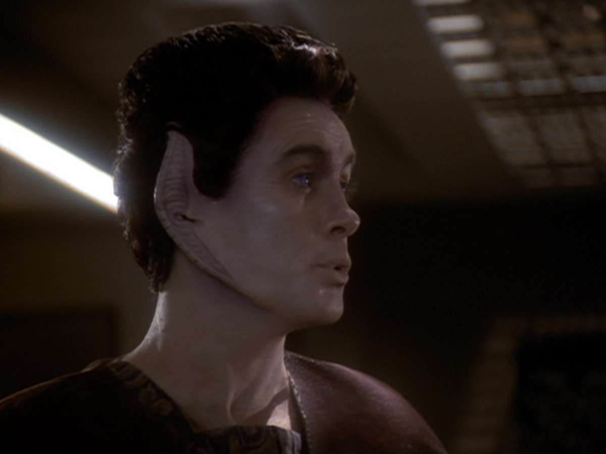 extant_StarTrek_DS9_6x05-FavorTheBold_02462.jpg