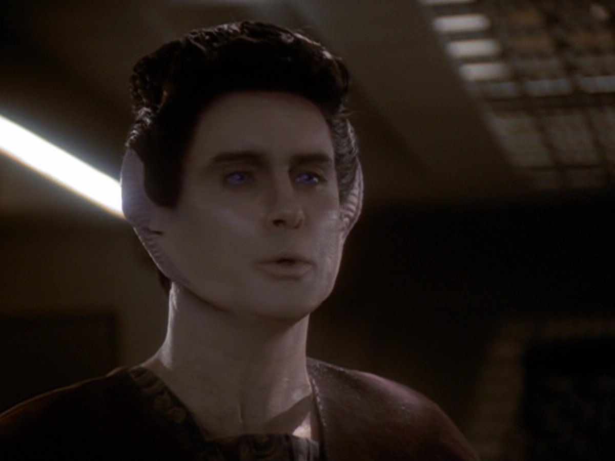 extant_StarTrek_DS9_6x05-FavorTheBold_02471.jpg