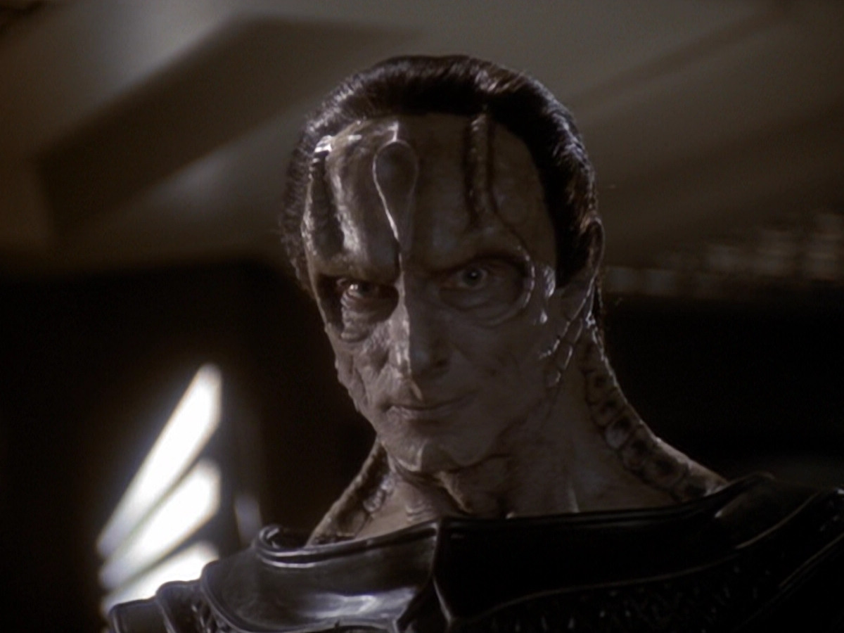 extant_StarTrek_DS9_6x05-FavorTheBold_02473.jpg