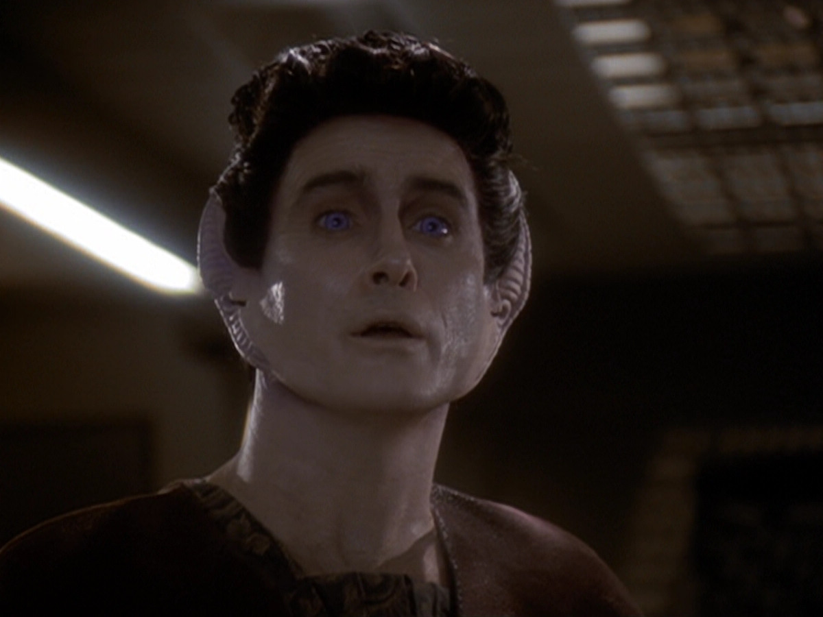 extant_StarTrek_DS9_6x05-FavorTheBold_02479.jpg
