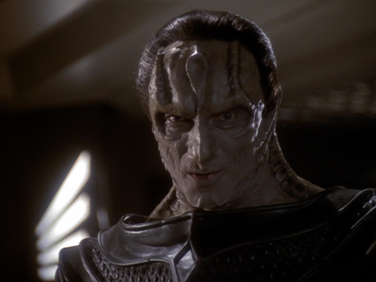 extant_StarTrek_DS9_6x05-FavorTheBold_02481.jpg