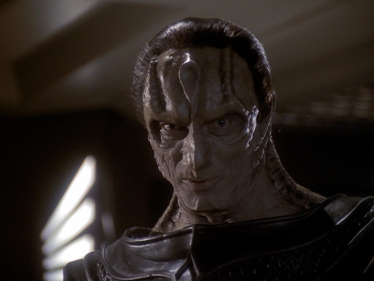 extant_StarTrek_DS9_6x05-FavorTheBold_02483.jpg
