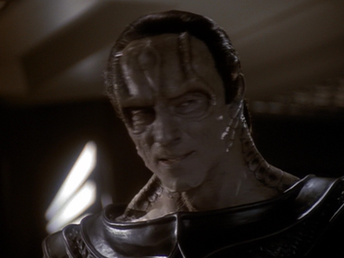 extant_StarTrek_DS9_6x05-FavorTheBold_02511.jpg