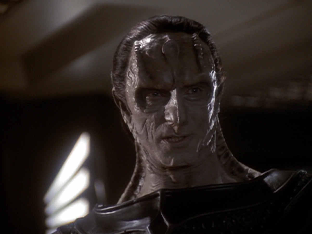 extant_StarTrek_DS9_6x05-FavorTheBold_02514.jpg
