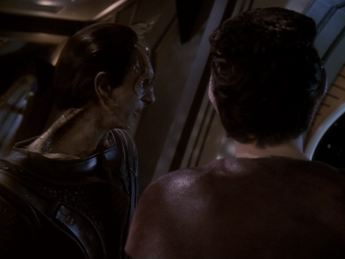 extant_StarTrek_DS9_6x05-FavorTheBold_02515.jpg