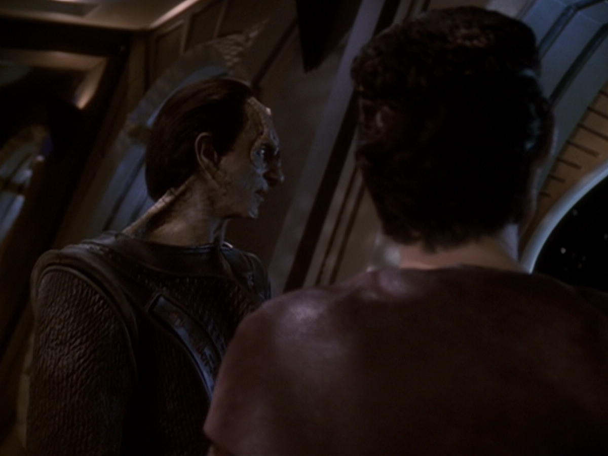 extant_StarTrek_DS9_6x05-FavorTheBold_02517.jpg