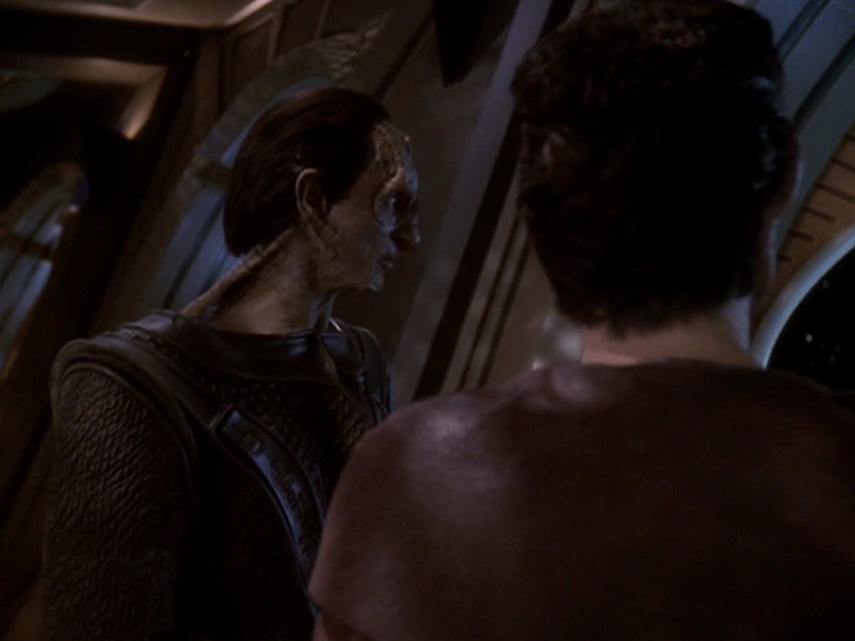 extant_StarTrek_DS9_6x05-FavorTheBold_02520.jpg