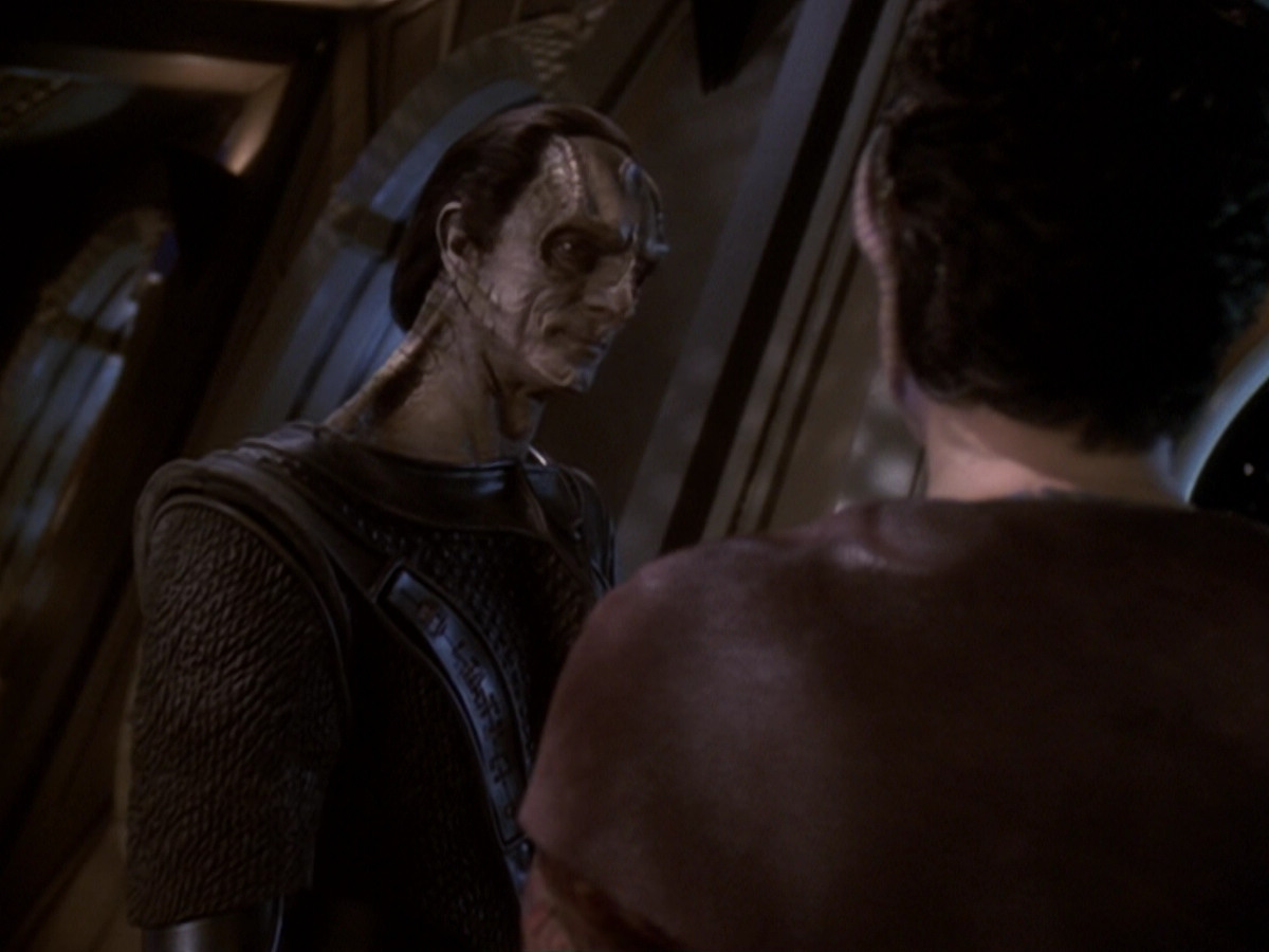 extant_StarTrek_DS9_6x05-FavorTheBold_02527.jpg