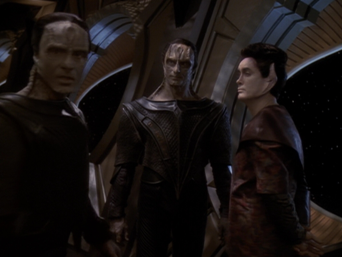 extant_StarTrek_DS9_6x05-FavorTheBold_02546.jpg
