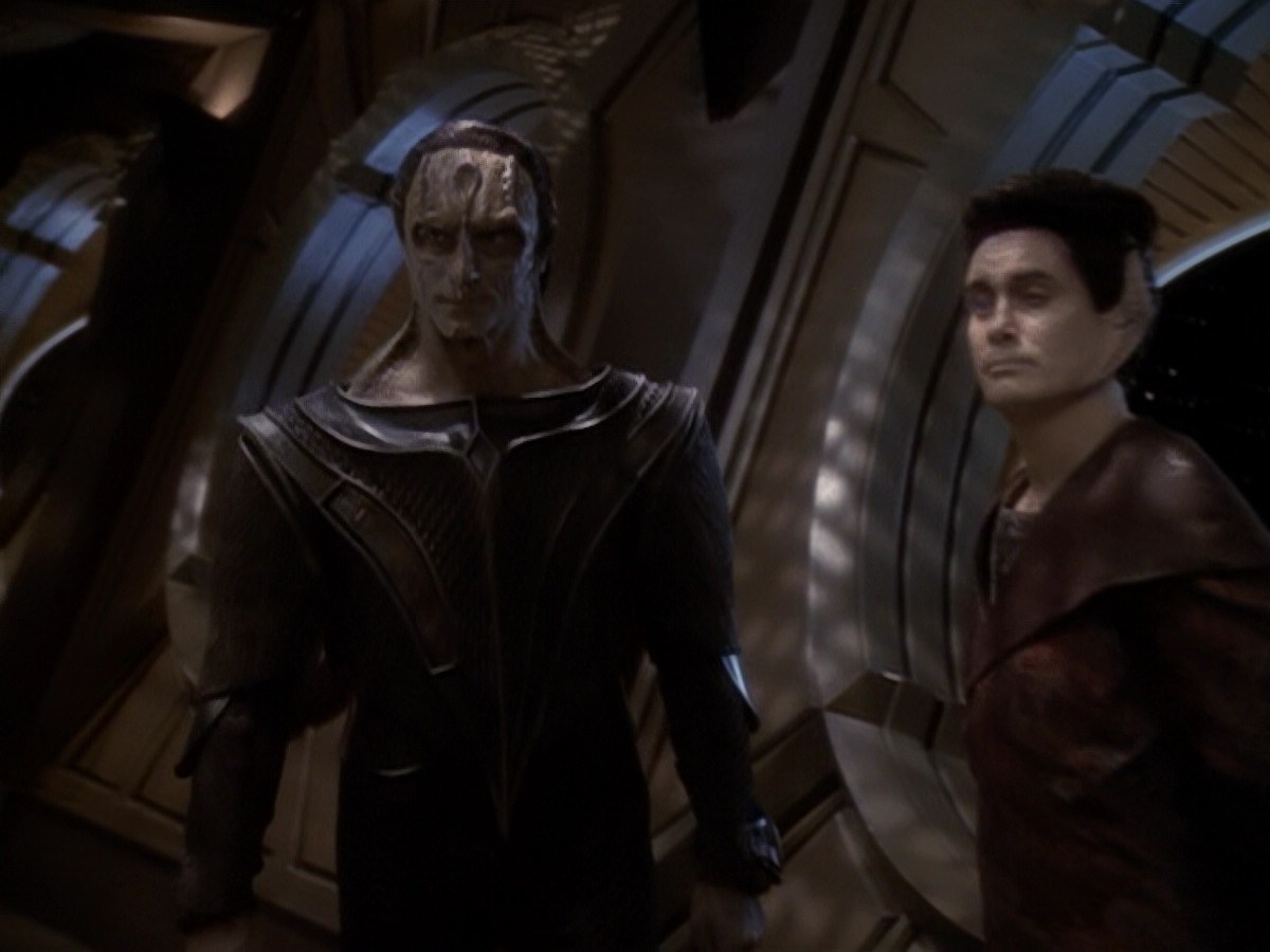 extant_StarTrek_DS9_6x05-FavorTheBold_02548.jpg