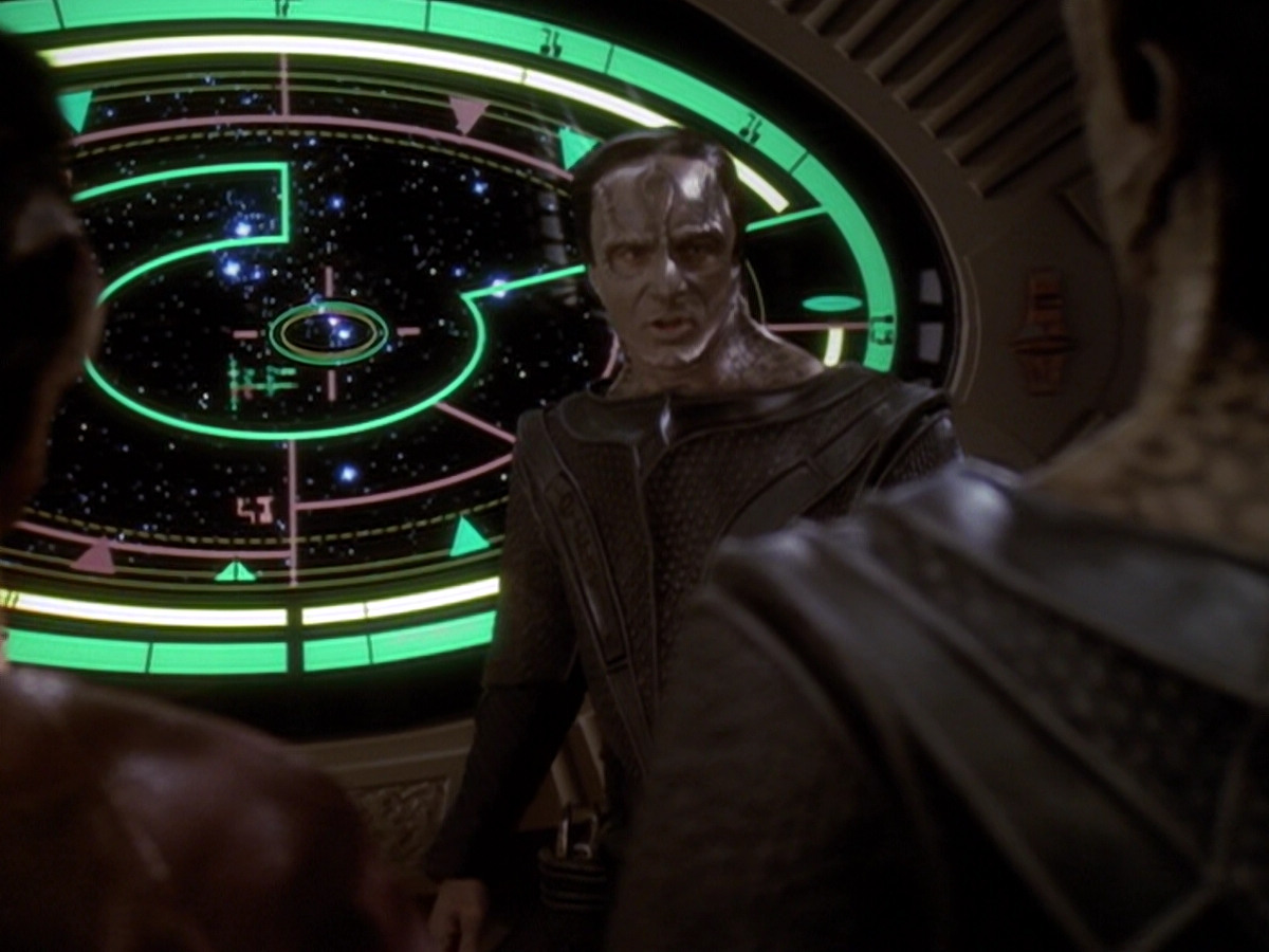 extant_StarTrek_DS9_6x05-FavorTheBold_02552.jpg