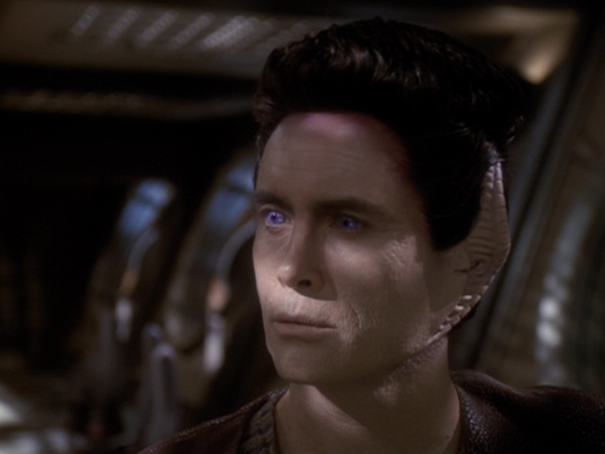 extant_StarTrek_DS9_6x05-FavorTheBold_02565.jpg