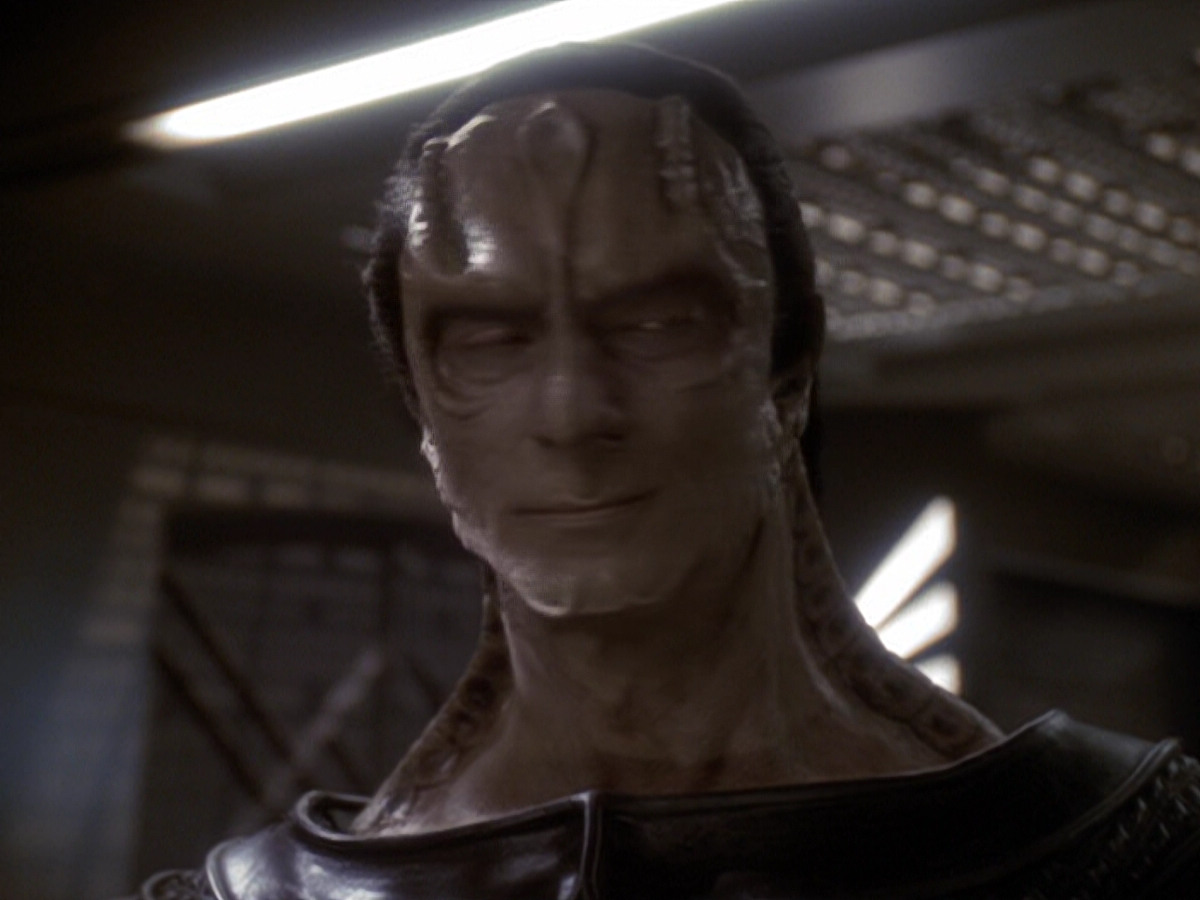 extant_StarTrek_DS9_6x05-FavorTheBold_02567.jpg