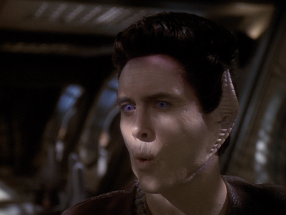 extant_StarTrek_DS9_6x05-FavorTheBold_02568.jpg