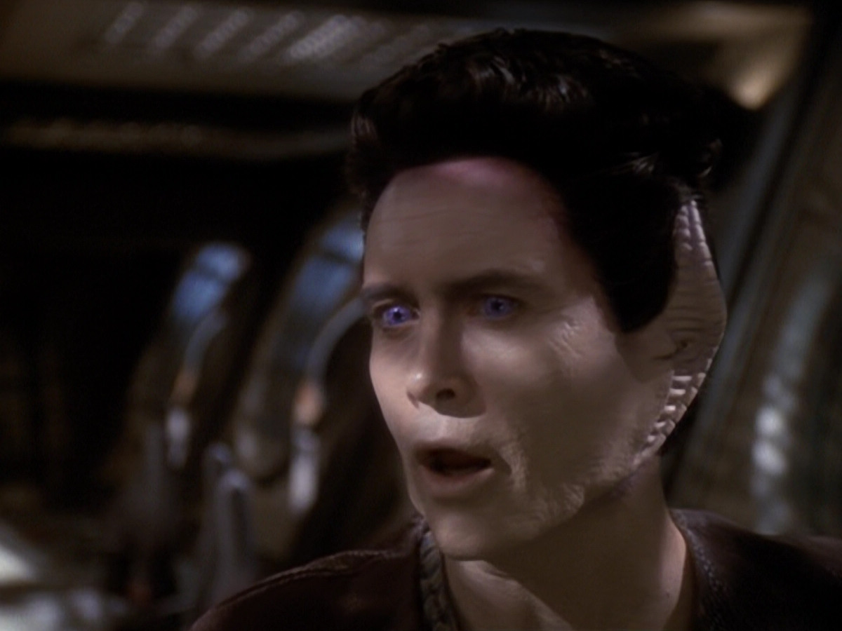 extant_StarTrek_DS9_6x05-FavorTheBold_02569.jpg